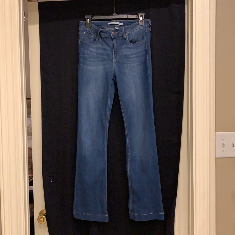 Celebrity Pink size 5/27 boot leg jeans